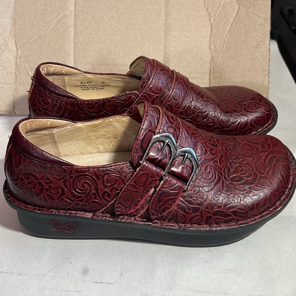 Algeria by PG Lite women clogs size 5.5 embossed leather - Picture 3 of 8